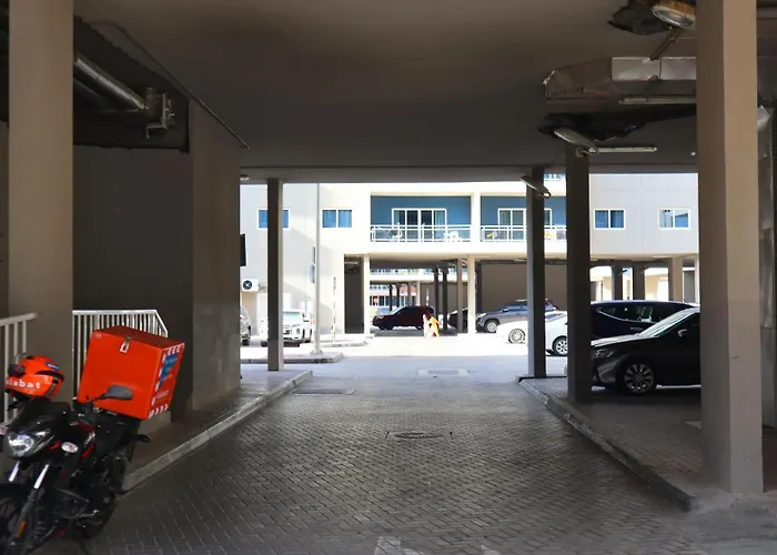 Divine 1Br Apartment In Al Reef.