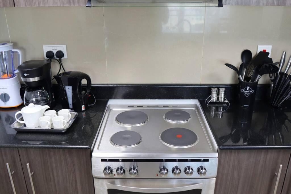Divine 1br In Al Reef. *